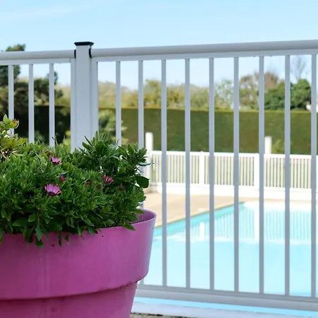 Appartement Avec Piscine Commune - Quartier Pironnière - 4 Personnes