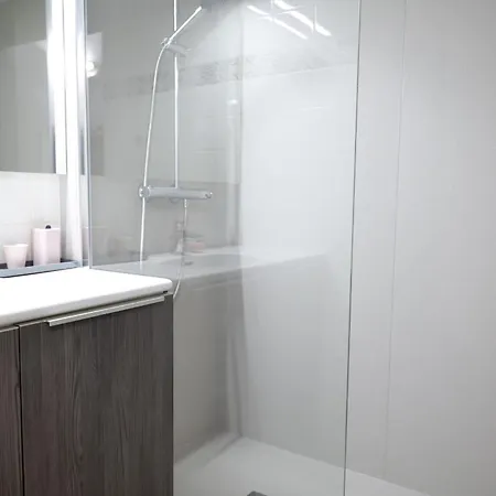 Appartement Avec Piscine Commune - Quartier Pironniere - 4 Personnes Les Sables-dʼOlonne