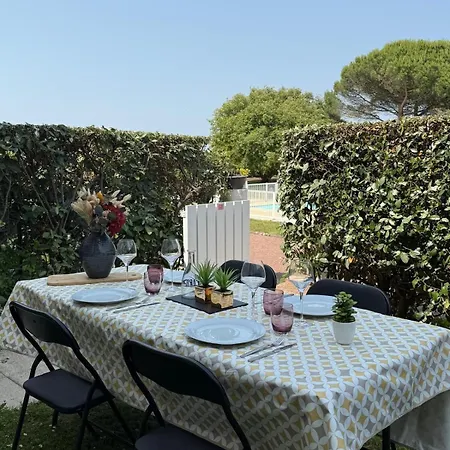 Avec Piscine Commune - Quartier Pironniere - 4 Personnes 아파트 *