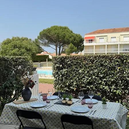 아파트 Avec Piscine Commune - Quartier Pironniere - 4 Personnes *